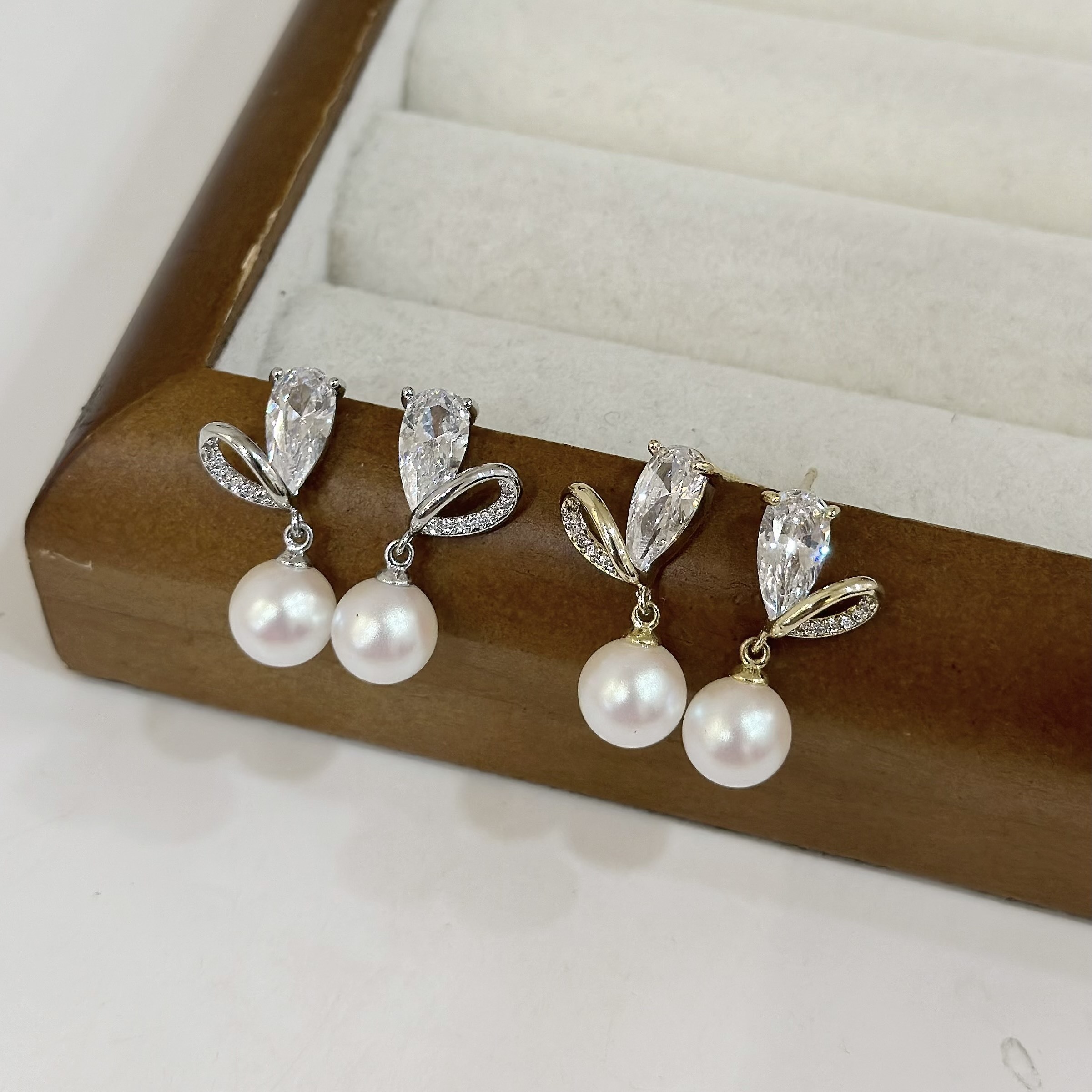 64排鑽鋯石愛心珍珠垂吊