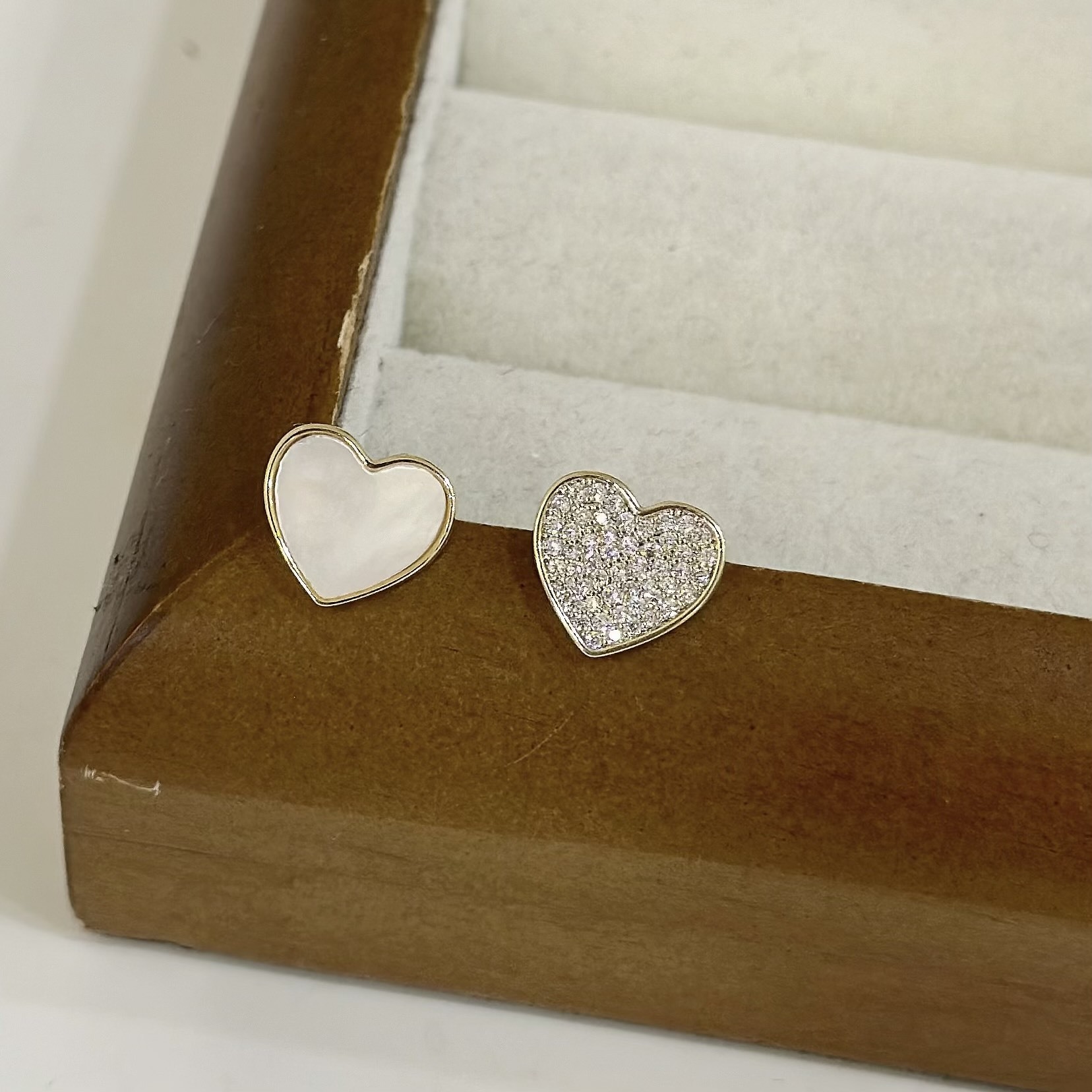 75貝殼滿鑽愛心耳針