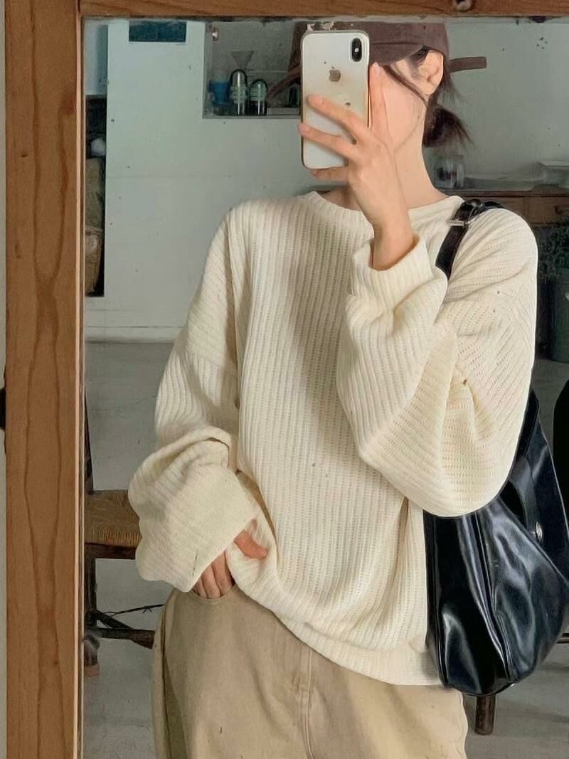 淨色圓領暗直紋針織衫 RAYGUN-020T