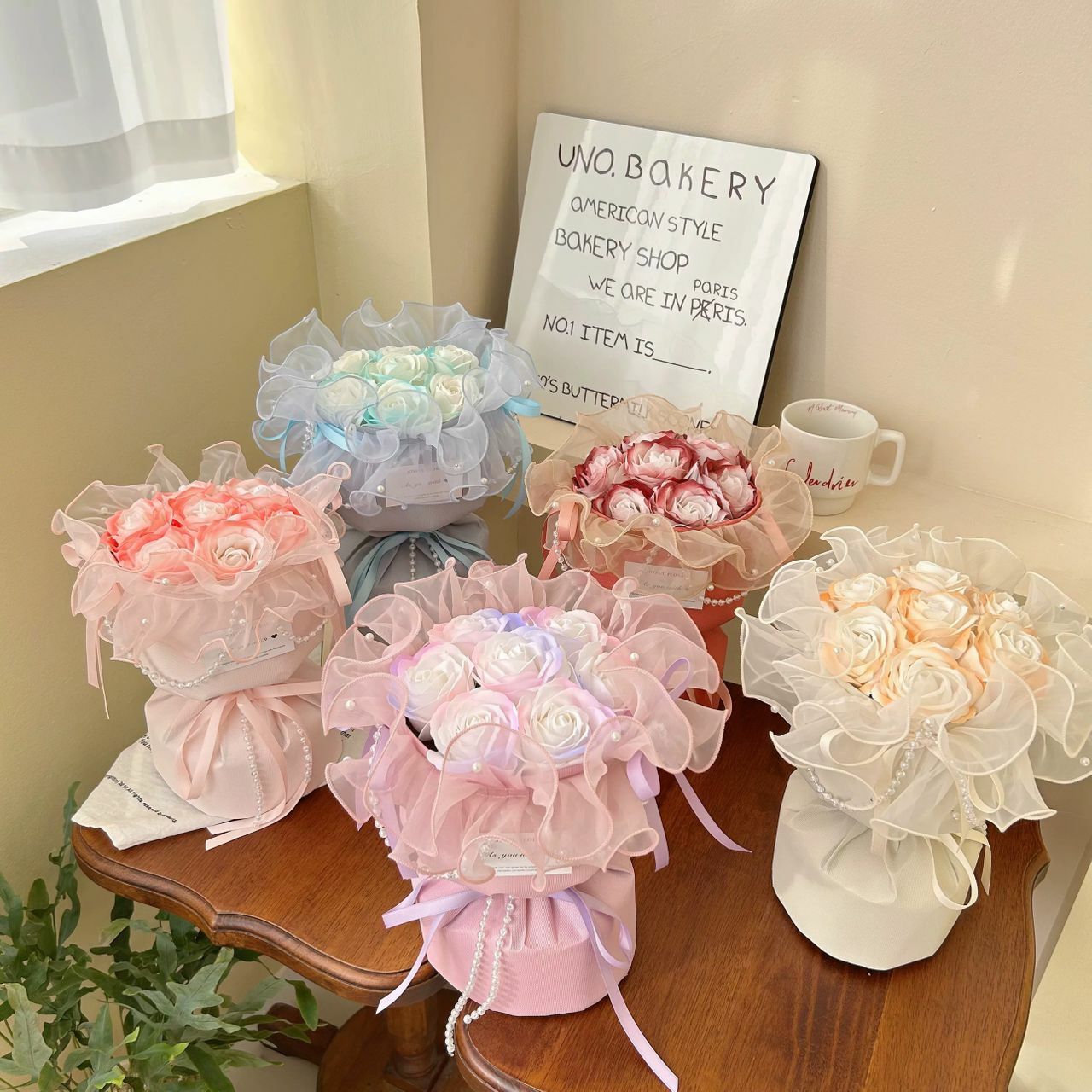 Ballet-Inspired Minimalist Rose Bouquet