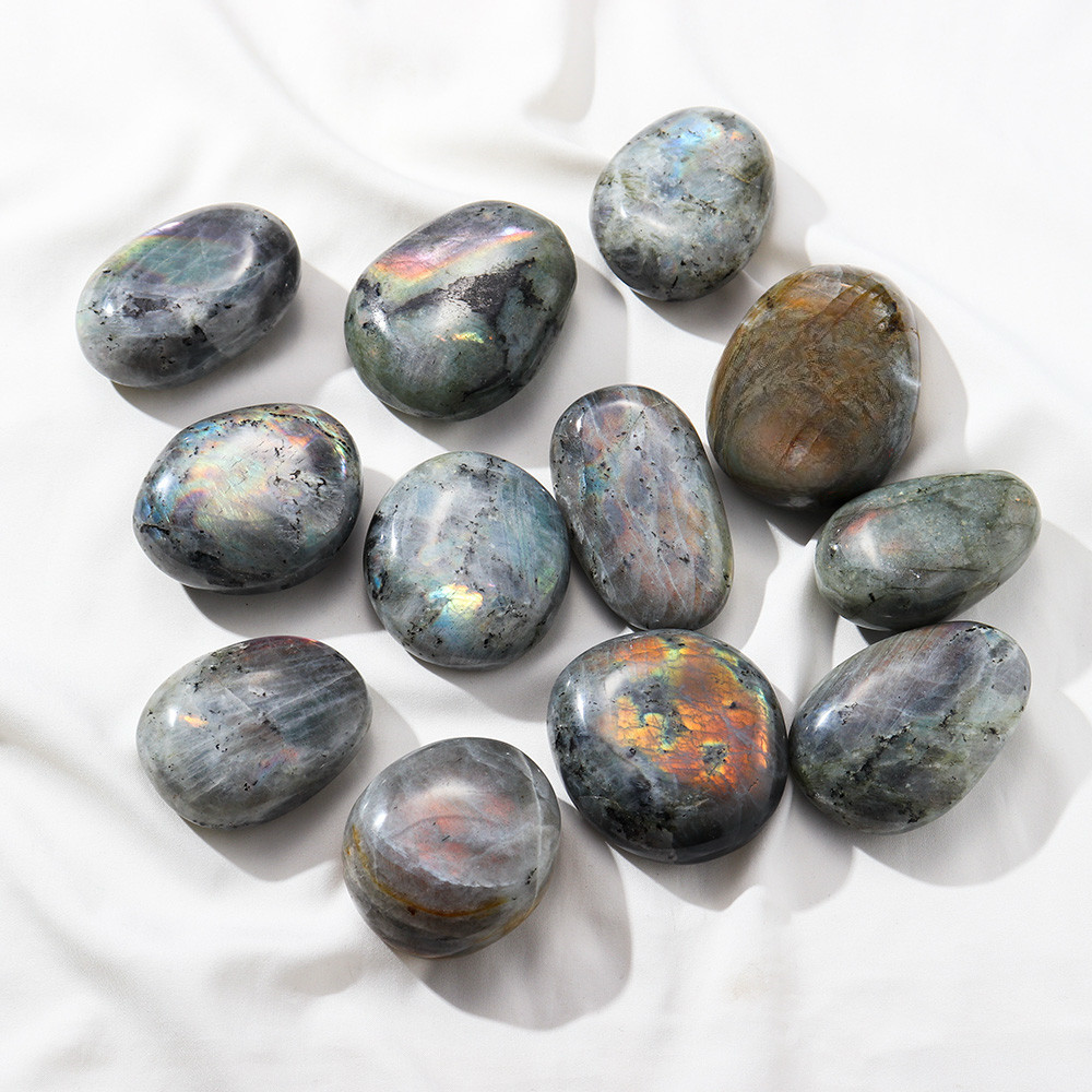 【礦藏】原礦灰色拉長石/隨身攜帶手把件(附絨布袋)