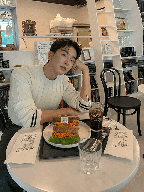 Berten 合身羅紋長袖針織衫