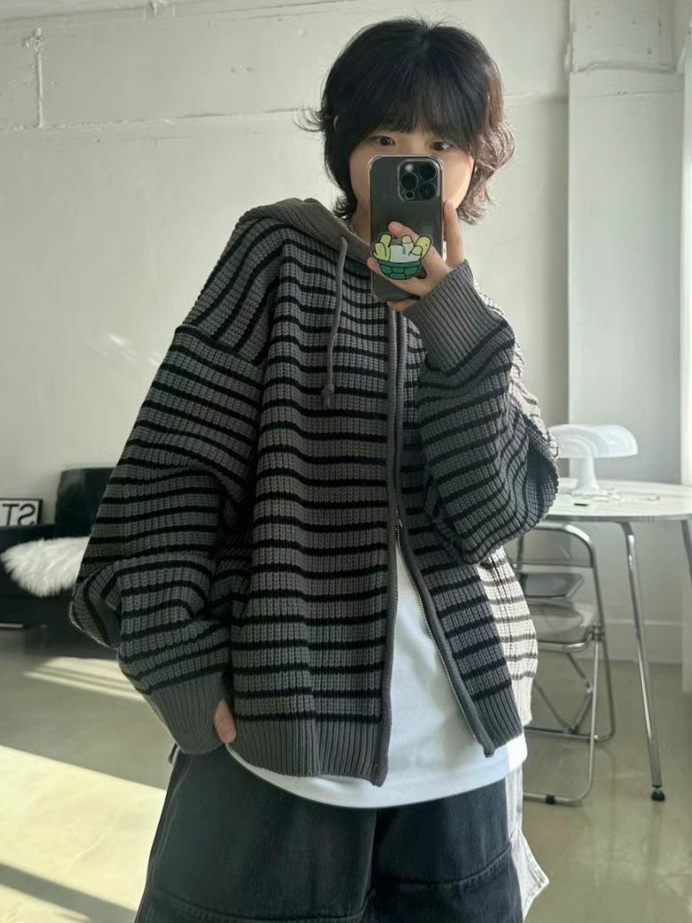 橫紋連帽拉鍊針織外套 WEEKEND-017JK