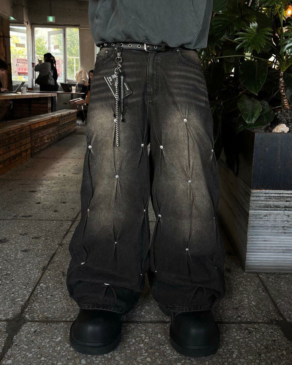 洗水釘子鬆身牛仔褲 UNUSED-048P