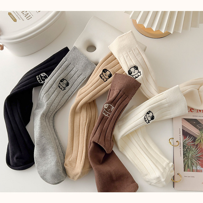 《12261》刺繡黑耳小狗厚實襪子