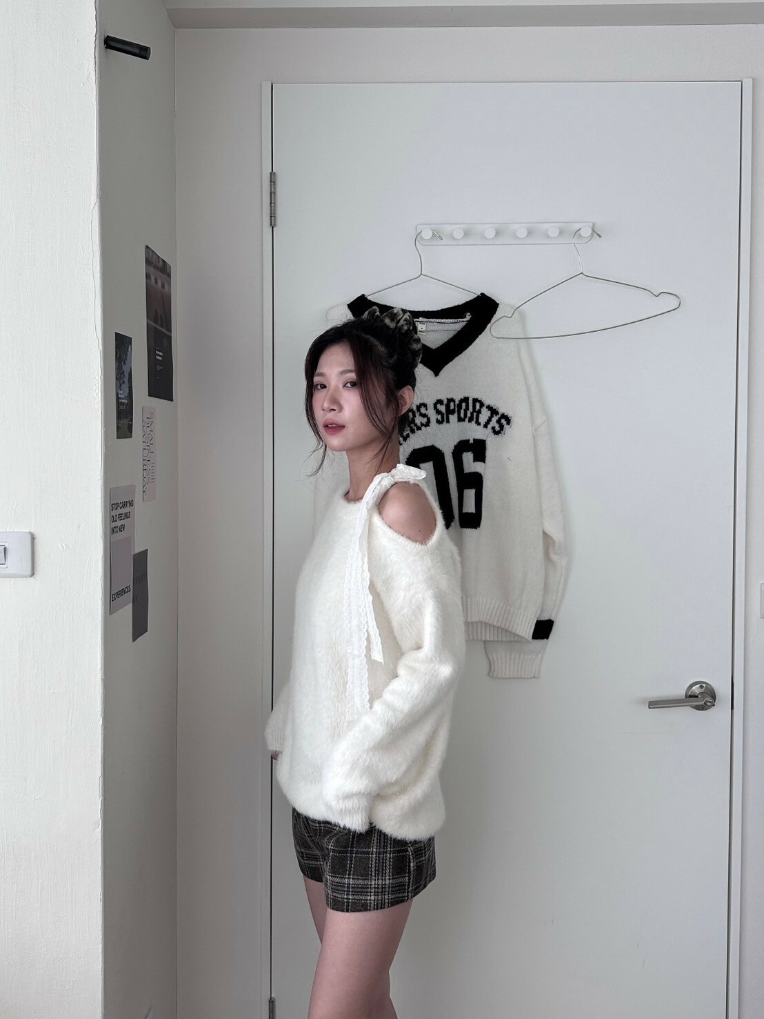 心動模式🔛 馬海毛蝴蝶結露肩毛衣