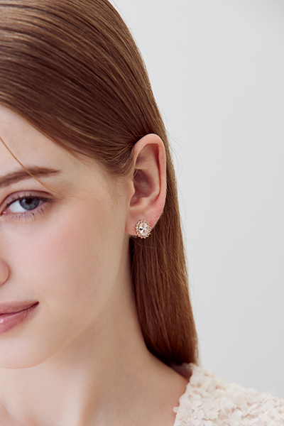 宮廷風亮鑽。銀針耳環