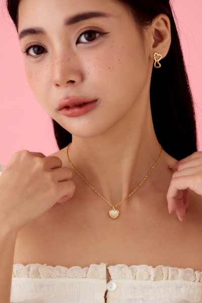 愛心透光曲狀項鍊