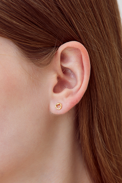 迷你亮鑽圈圈。銀針耳環