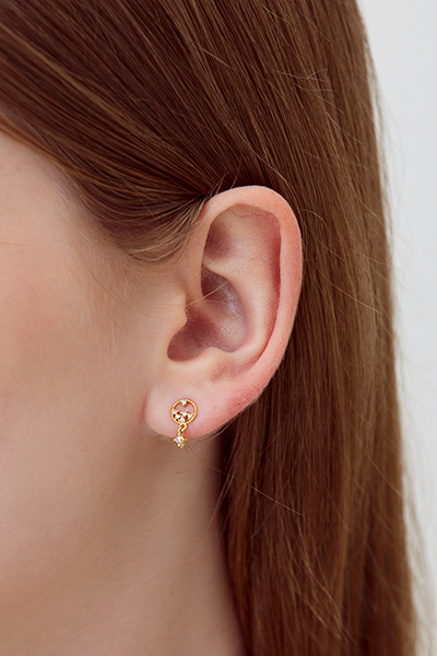 迷你小碎鑽吊墜。銀針耳環