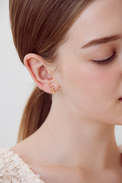 迷你小碎鑽吊墜。銀針耳環