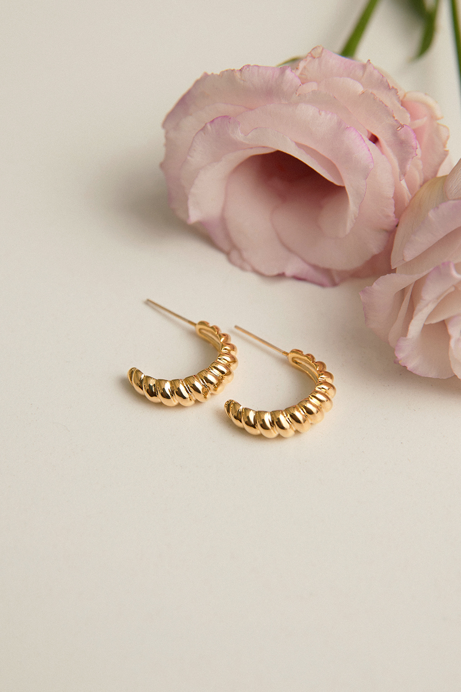 簡約扭轉麻花。銀針耳環