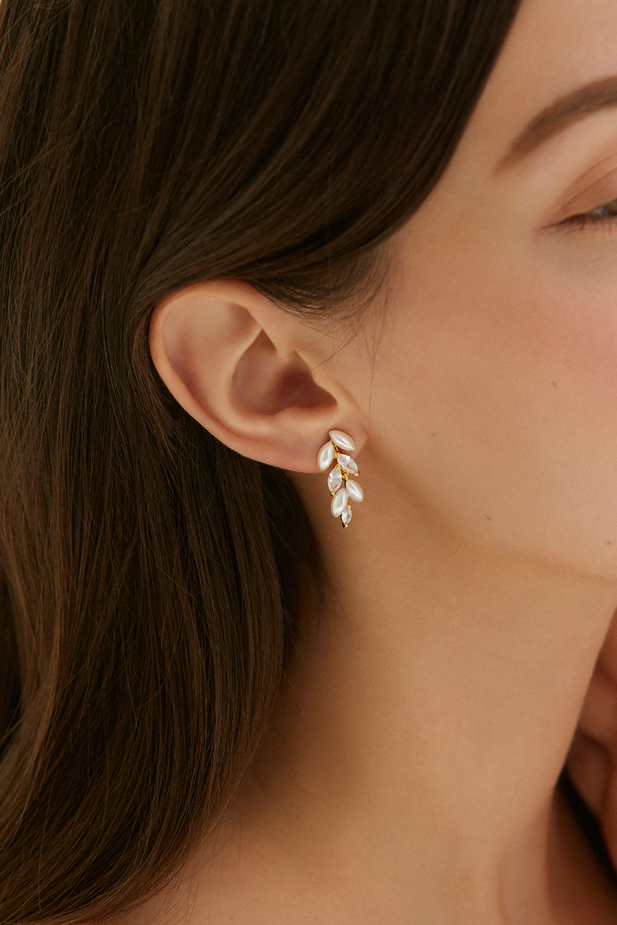 麥穗珍珠交錯鋯石。夾式耳環