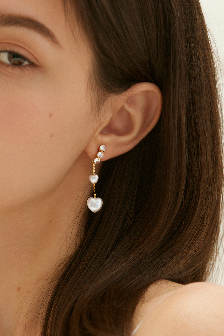 法式垂墜愛心珍珠。夾式耳環
