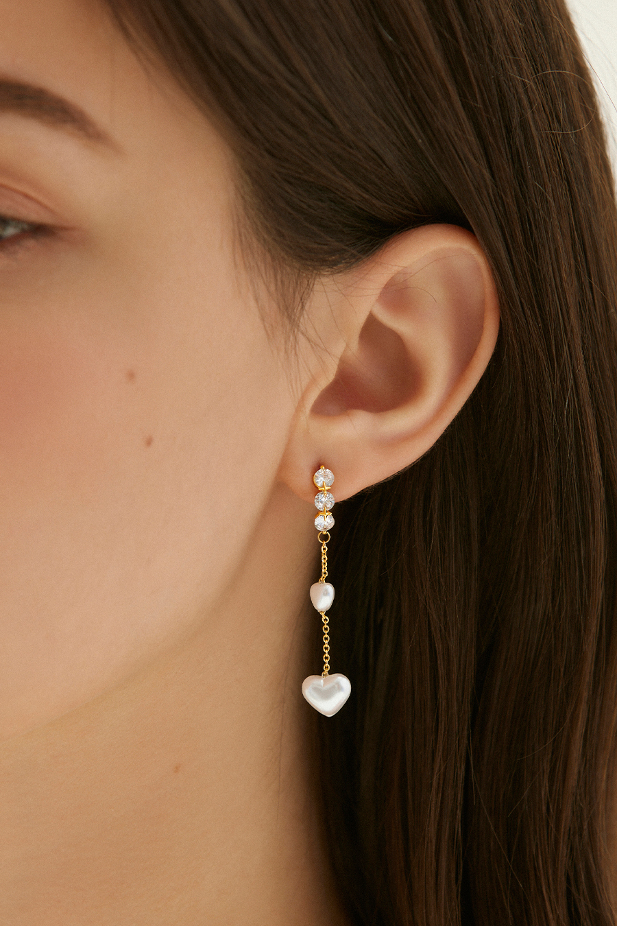 法式垂墜愛心珍珠。銀針耳環