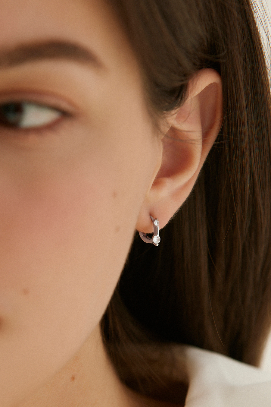 細緻線條雙鑽。銀針耳環(銀)