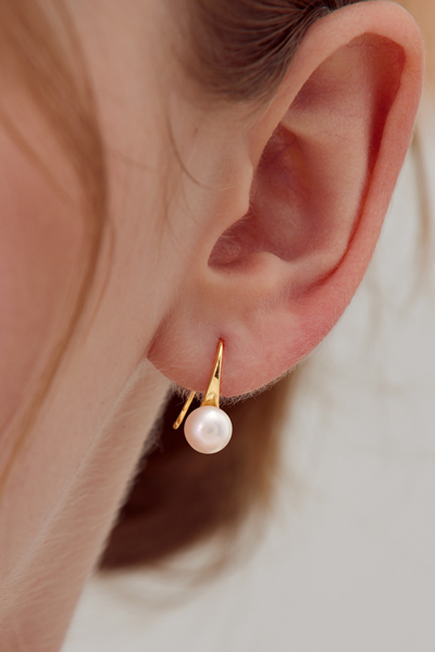 法式曲線珍珠。針式耳環