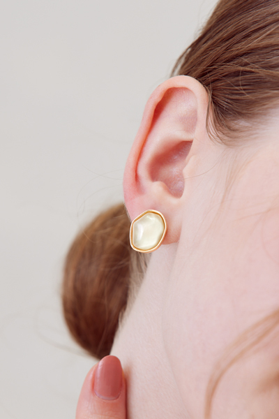 不規則水波紋。銀針耳環