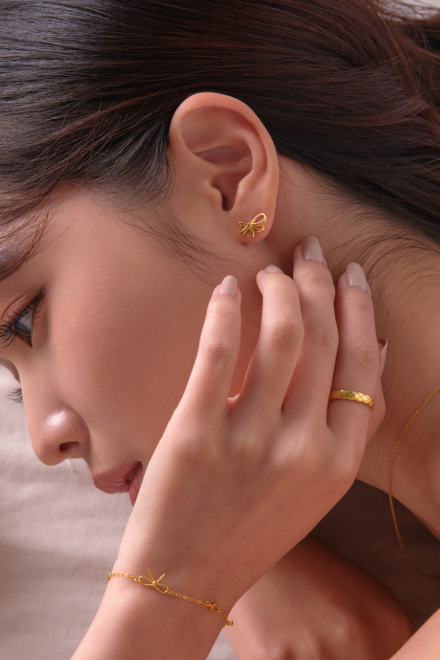 【925純銀】線條立體蝴蝶結。銀針耳環(金)