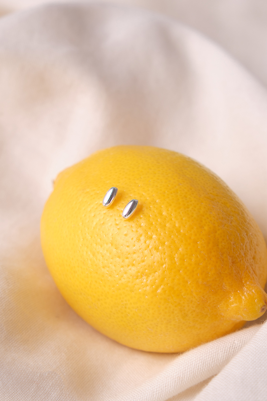 【925純銀】簡約迷你橢圓。銀針耳環(銀)