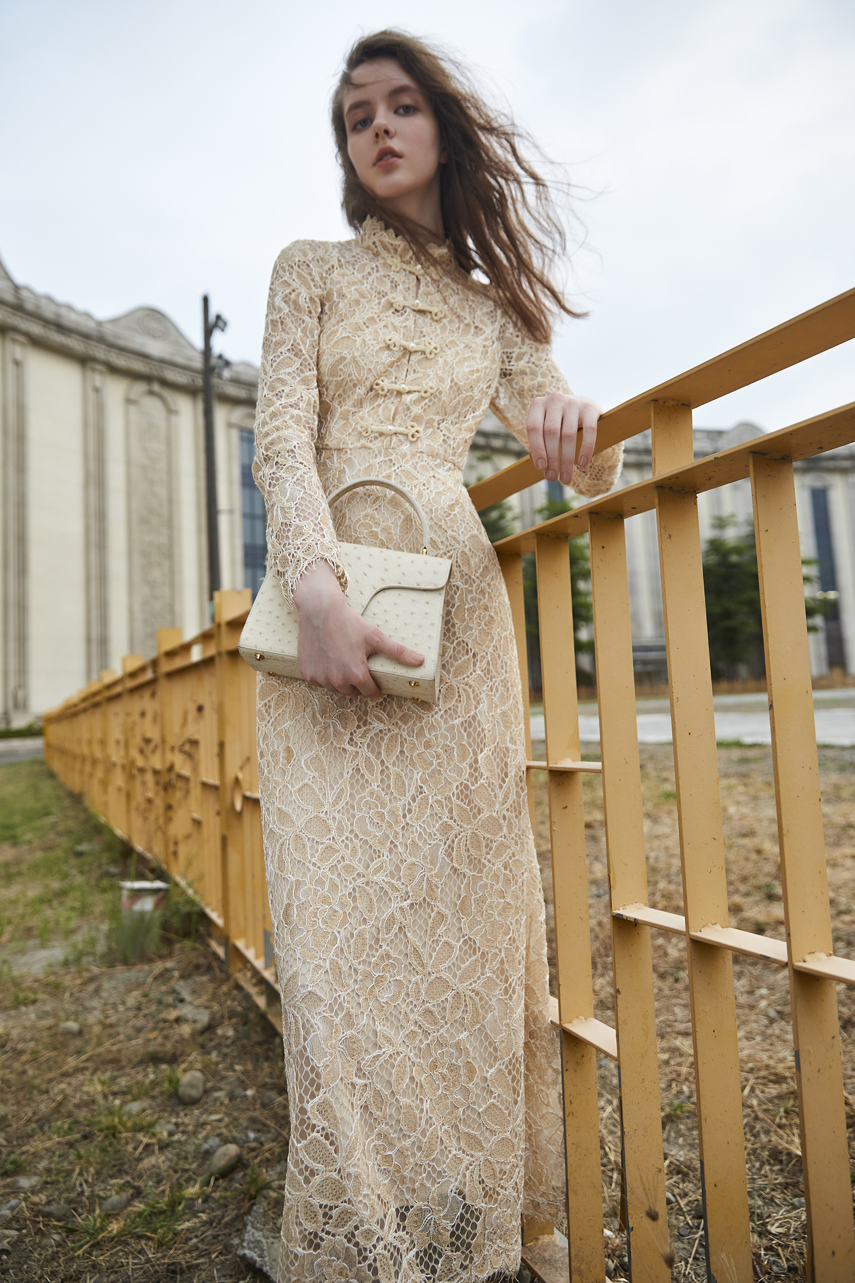 BD15109E1 東方絮語立領長袖蕾絲長洋裝