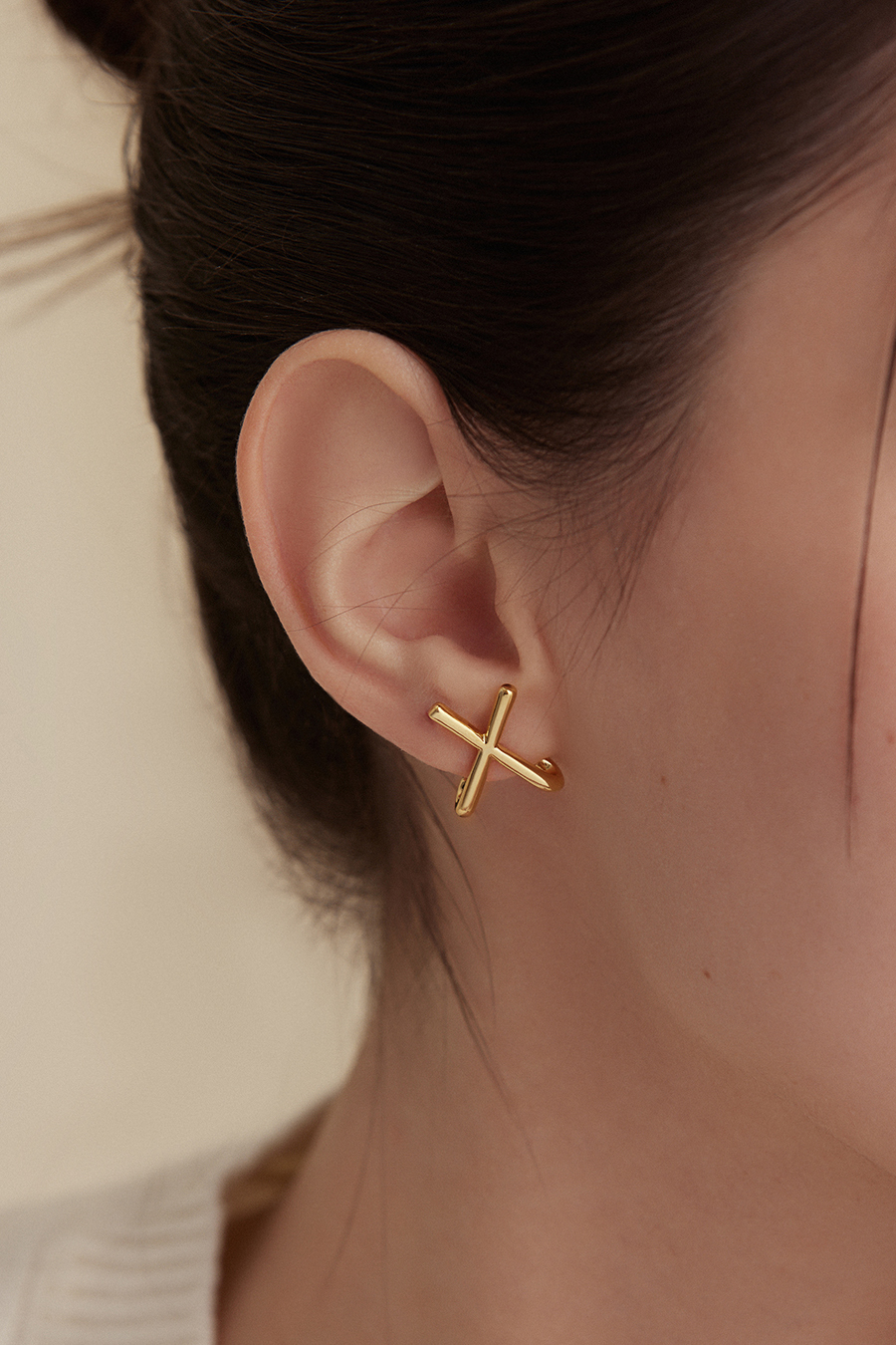 質感交叉金屬。銀針耳環