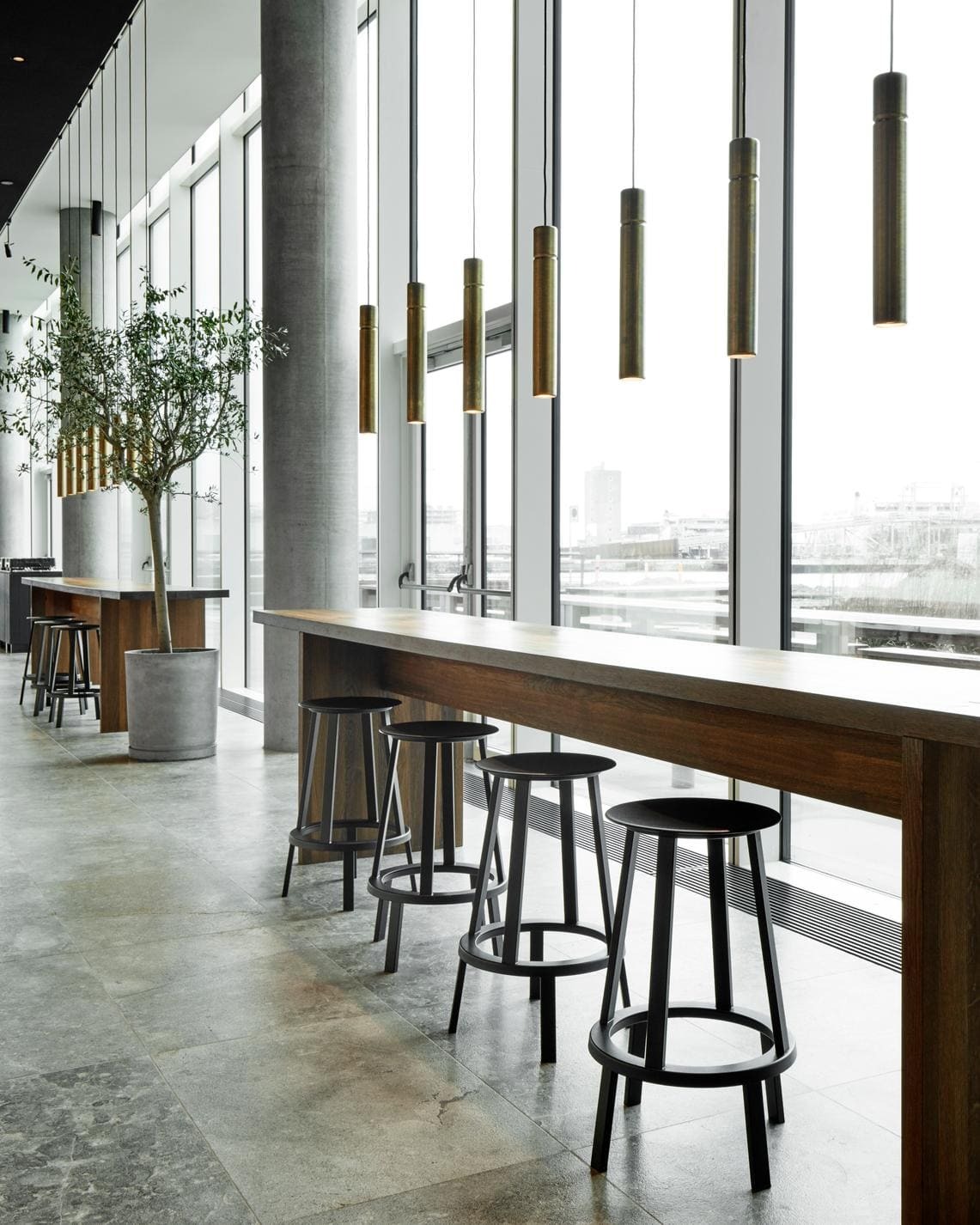 Revolver 旋轉高腳椅