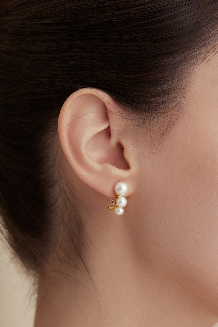 簡約拼接珍珠。銀針耳環