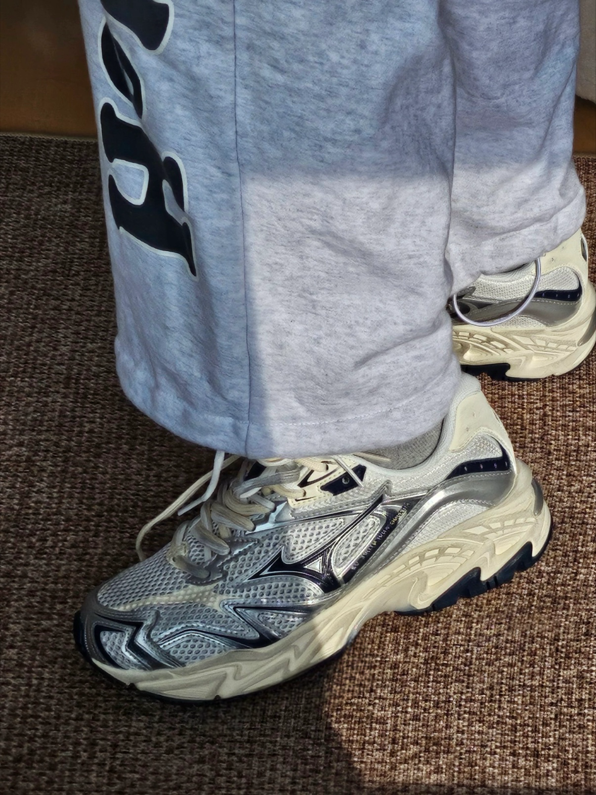 Mizuno 美津濃 Adventure V2 米白銀 Y2K 作舊 復古 慢跑鞋 老爹鞋 髒髒鞋 D1GH250304/預購