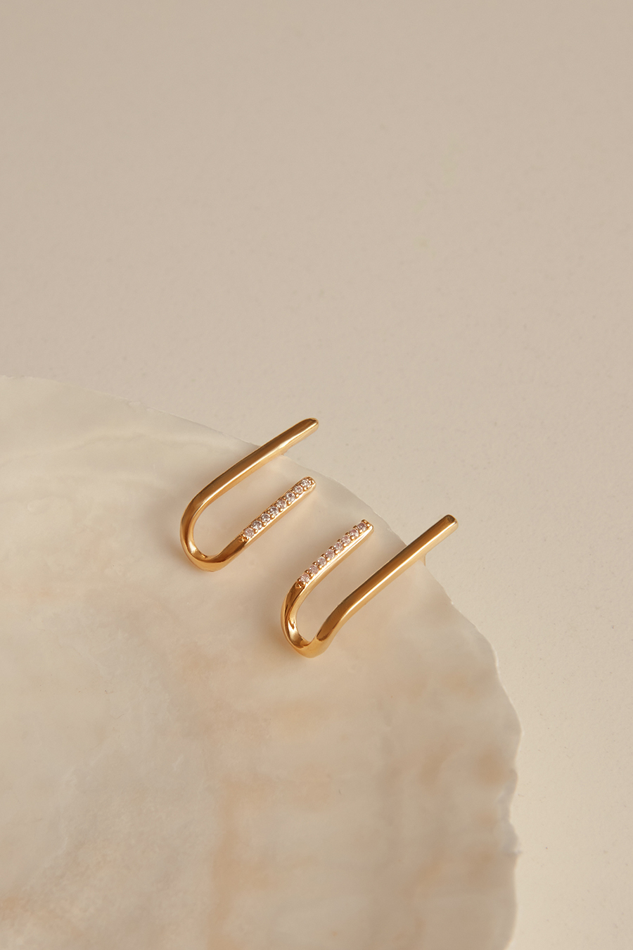 線型單排鑽。針式耳環(金)