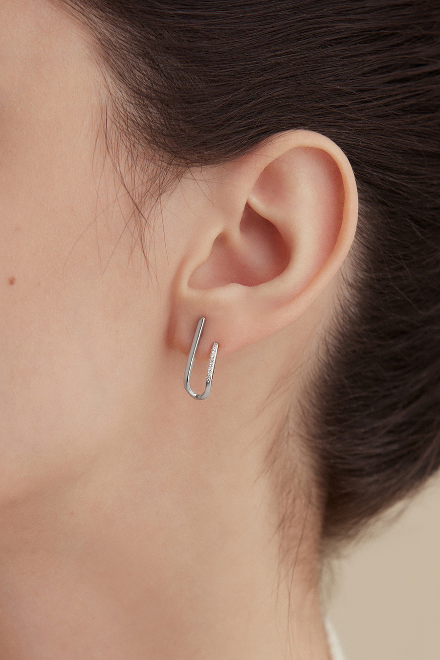 線型單排鑽。針式耳環(銀)