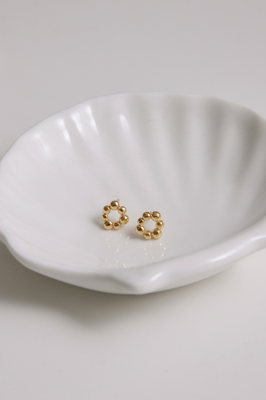 【925純銀】不規則小圓球。銀針耳環(金)