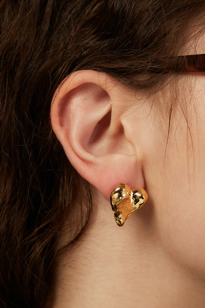 肌理感熔岩愛心。銀針耳環(金)