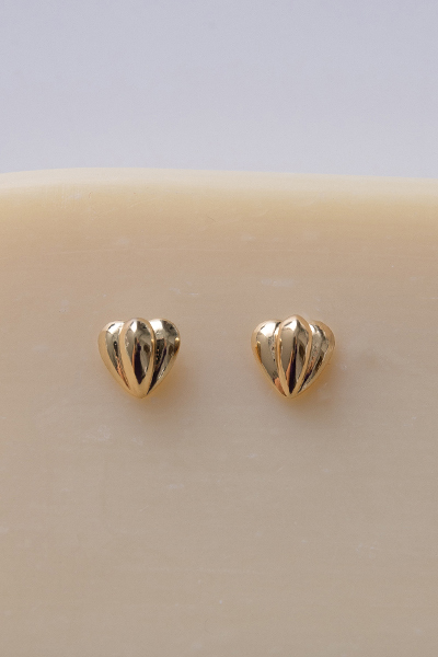 簡約山形愛心。銀針耳環(金)