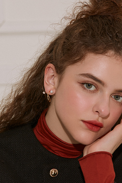 簡約旋轉圈型。銀針耳環