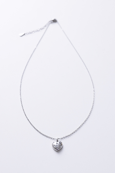 細緻小桃心鑲鋯石項鍊(銀)