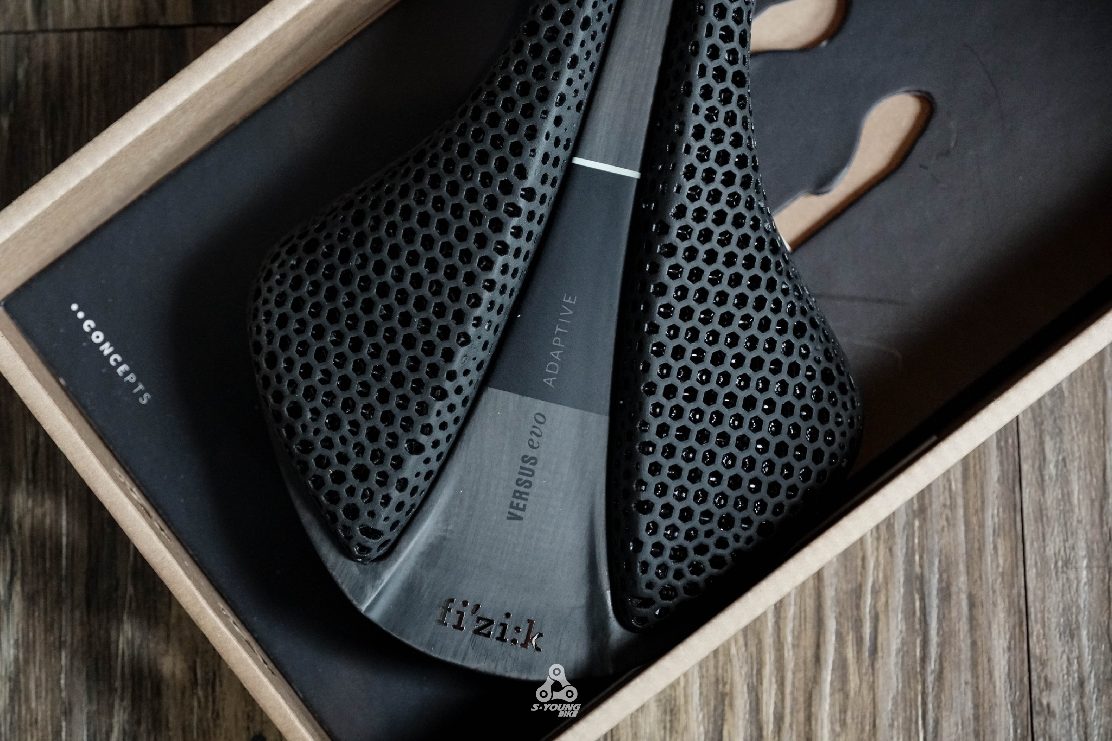 【Fizik】3D ANTARES VERSUS EVO 00 ADAPTIVE 全3D碳纖維座墊 / 139、146mm 全碳