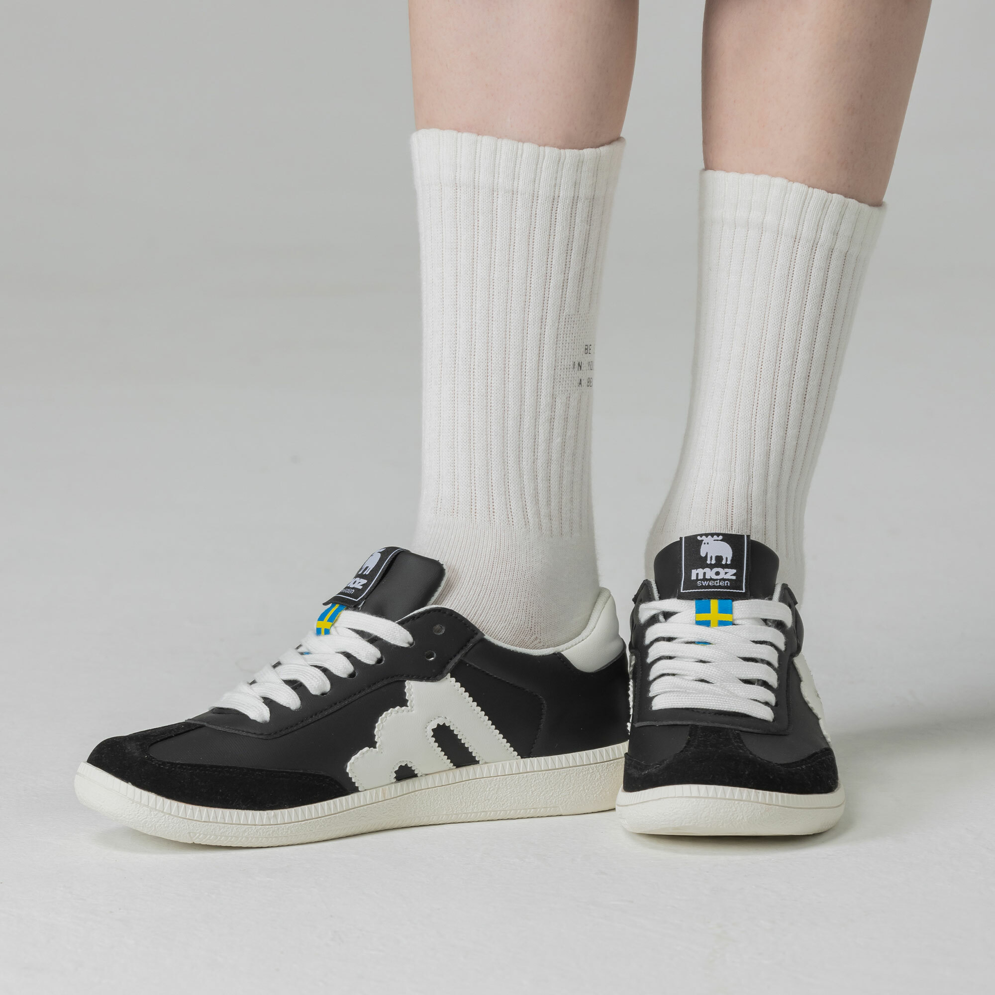 【熱銷】moz瑞典 駝鹿 經典再現 復古 德訓鞋 (黑松露/白底)