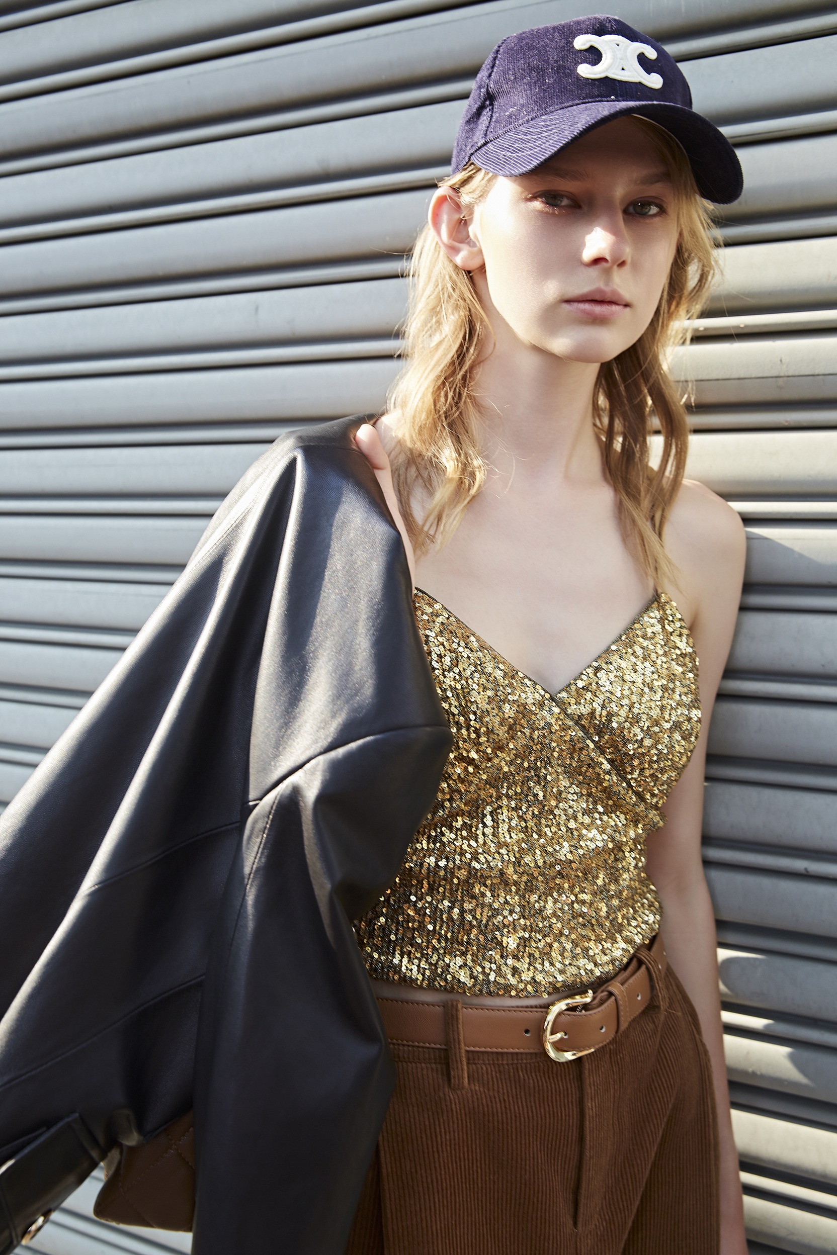 BD15001F1 鑽光亮片金色小背心