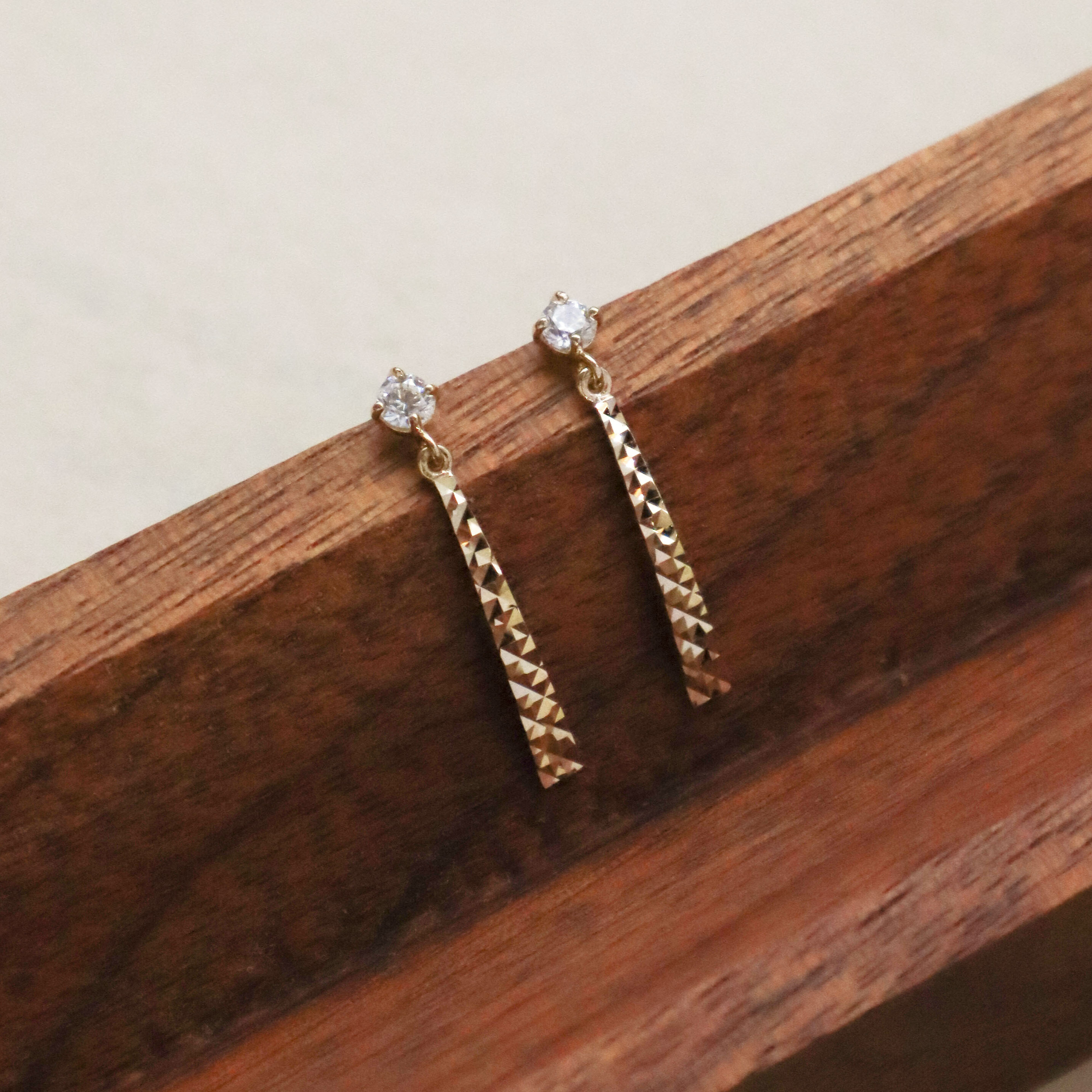 10K/垂墜菱格耳環