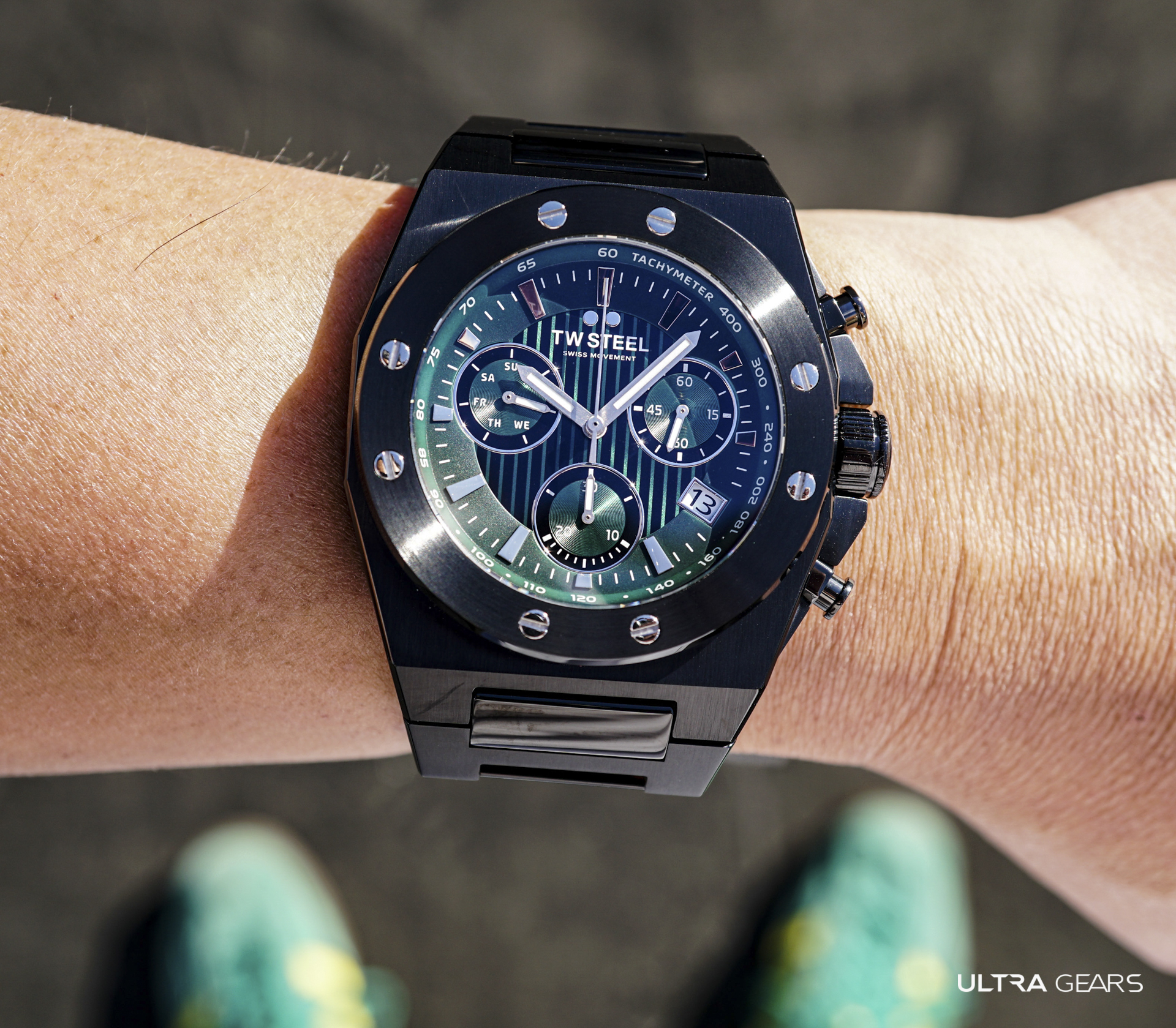 TW Steel CEO TECH 黑色鏈帶綠面計時碼錶 CE4081