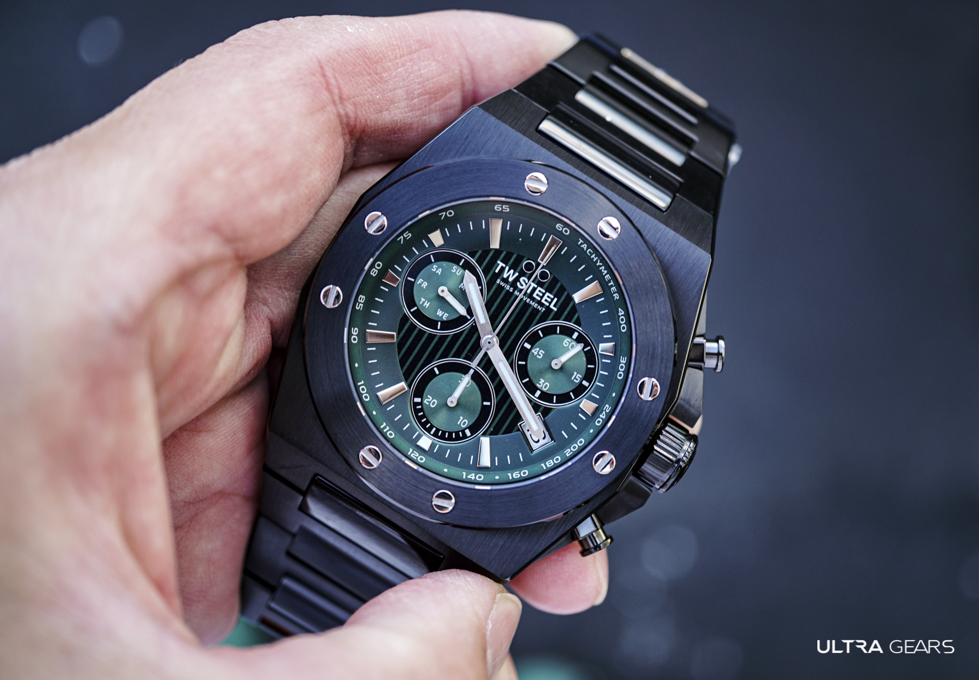 TW Steel CEO TECH 黑色鏈帶綠面計時碼錶 CE4081