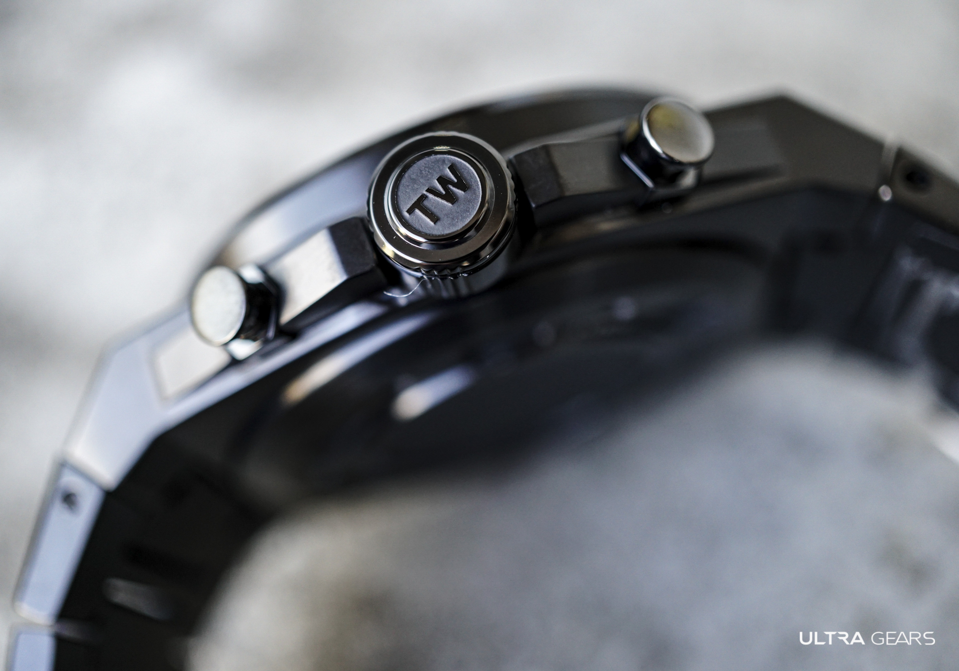 TW Steel CEO TECH 黑色鏈帶綠面計時碼錶 CE4081