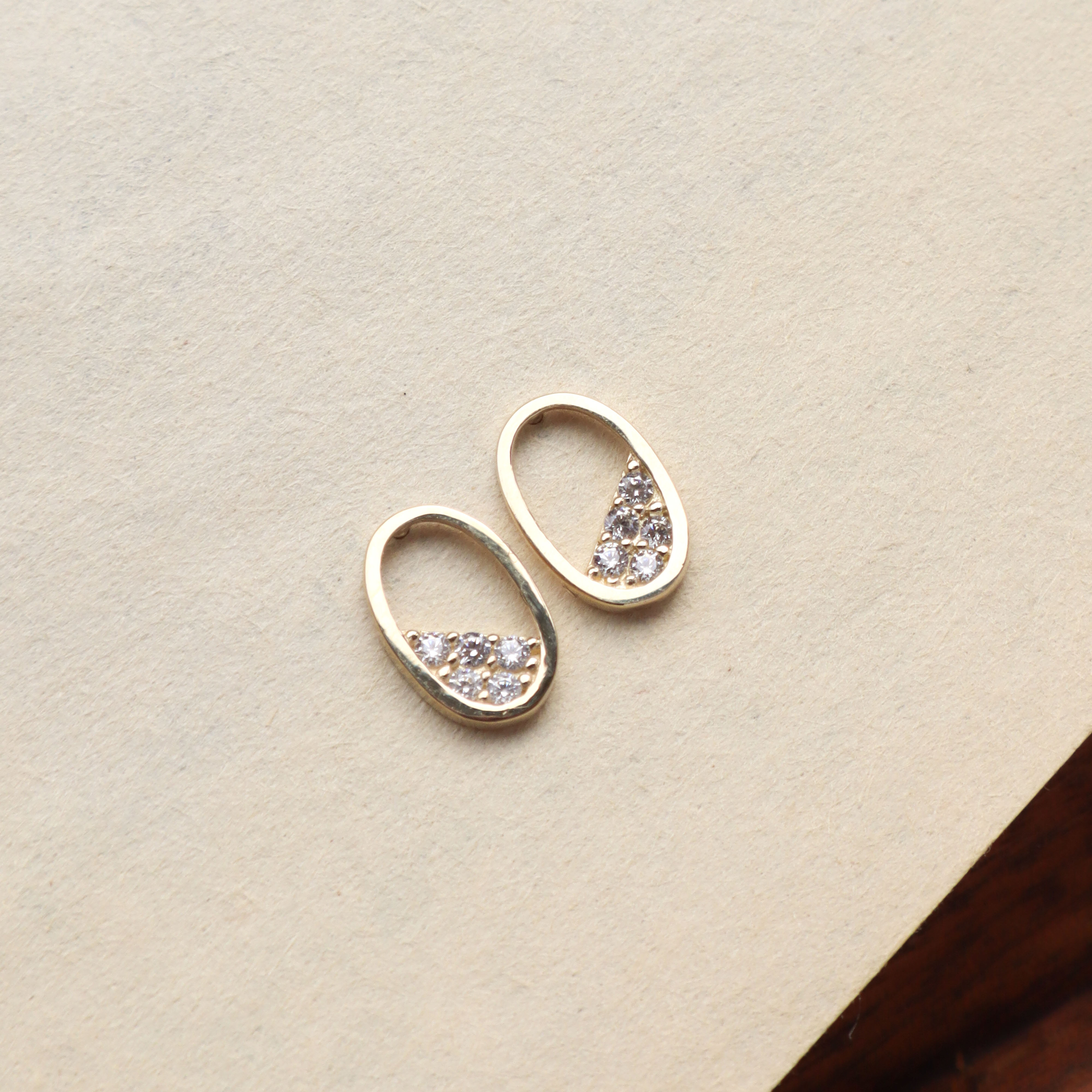 10K/簡約橢圓閃鑽耳環