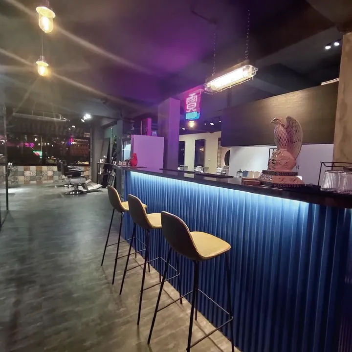 Neon’s Bar-Like Signature Counter