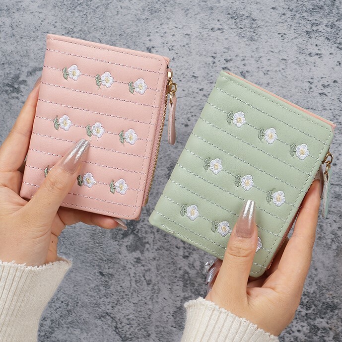 Embroidered Flower Folding Wallet