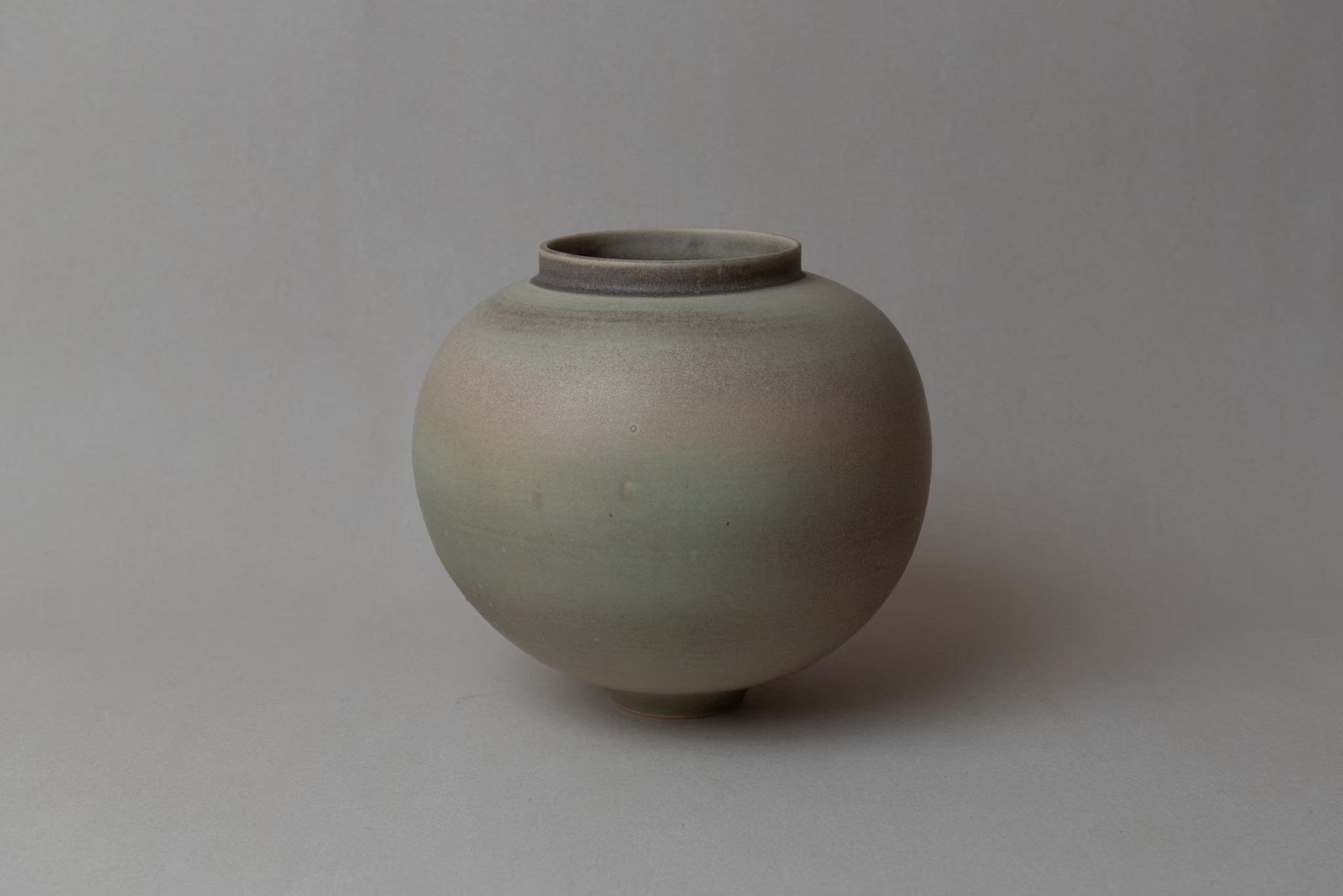 緩河製造所 Stream Studio｜灰青月形花器