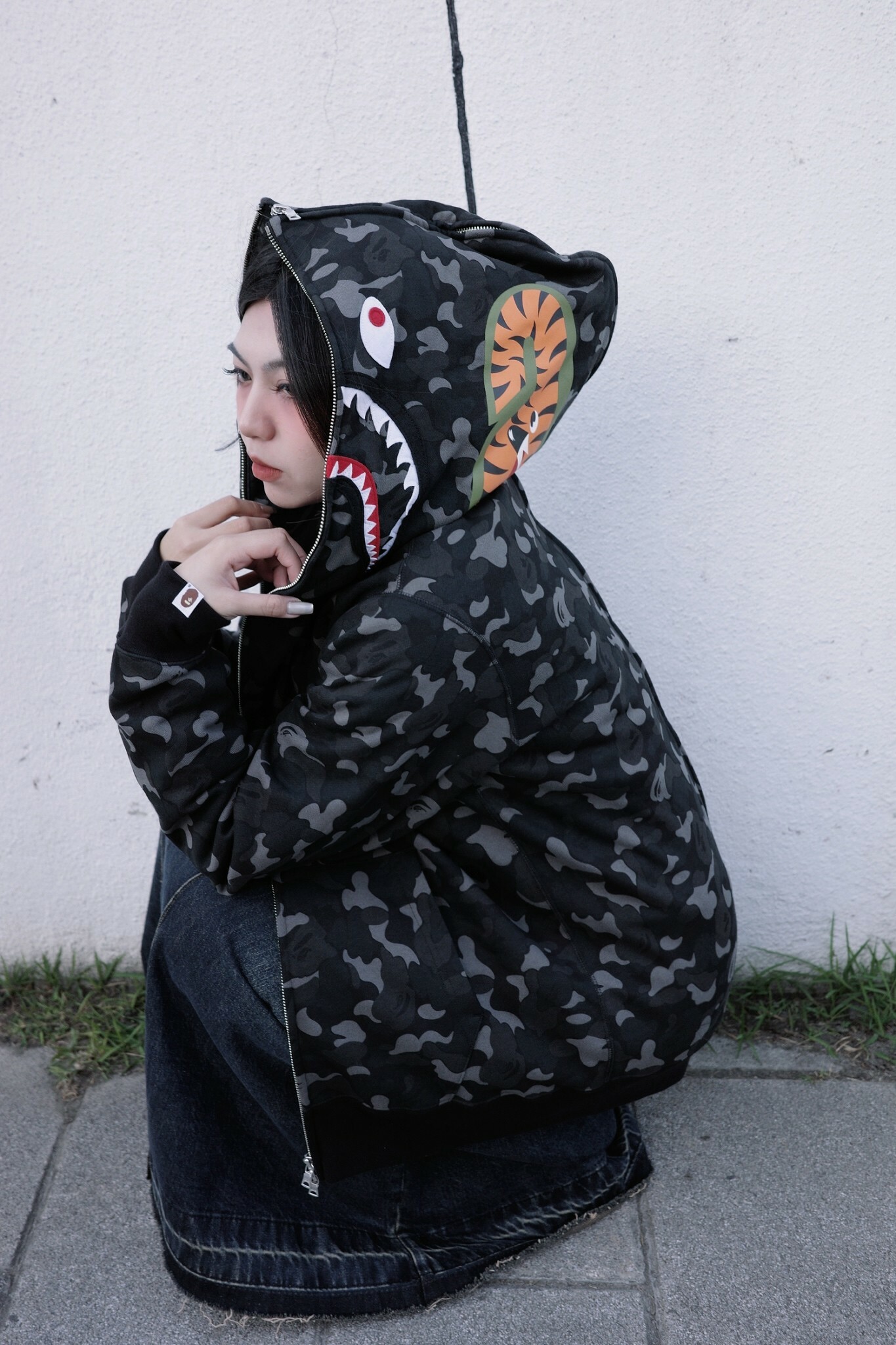 BAPE 黑迷彩鯊魚連帽外套