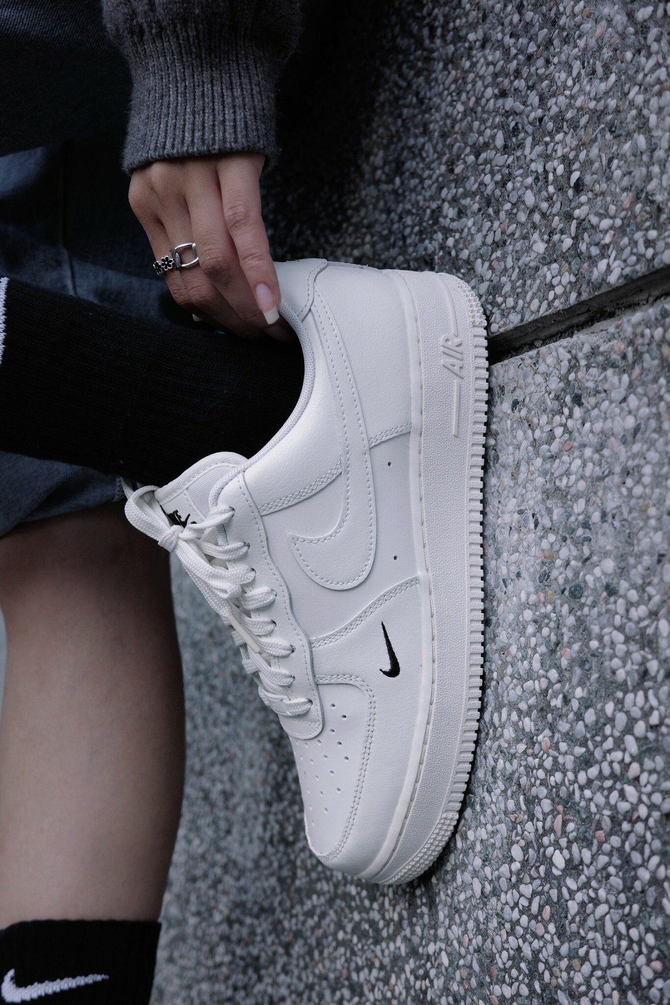 W Nike Air Force 1 ’07 ESS 奶油白 小黑勾 HF1058-133 AF1 厚底 緩震 休閒鞋 女鞋