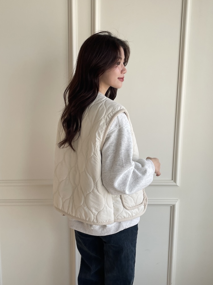 拼接羊羔絨防風背心